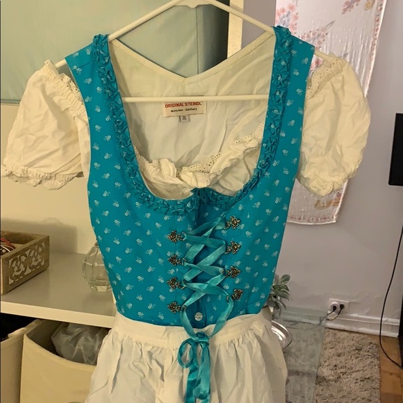 Authentic Dirndl from Munich - Picture 1 of 6